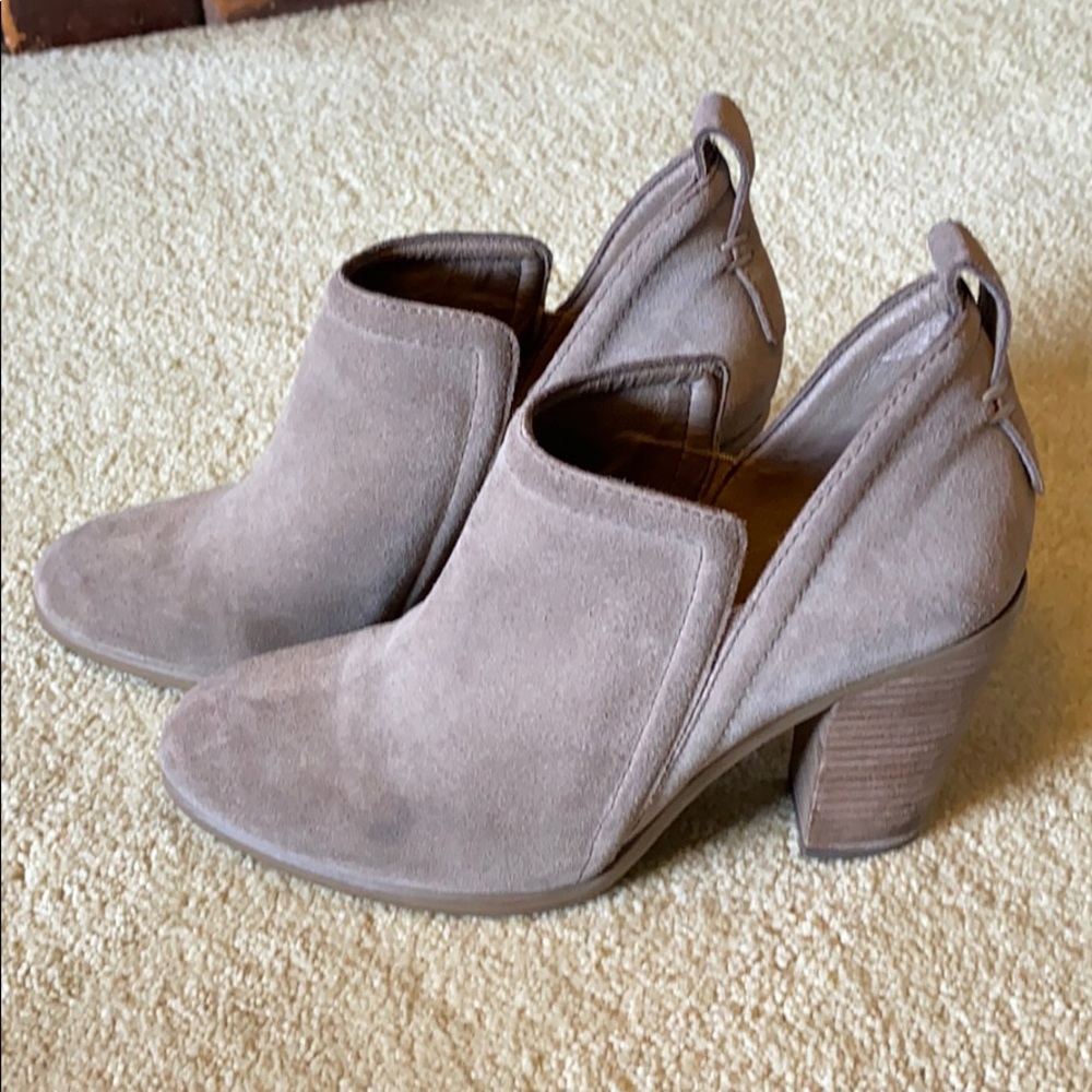Vince Camuto Foxy Verona Booties